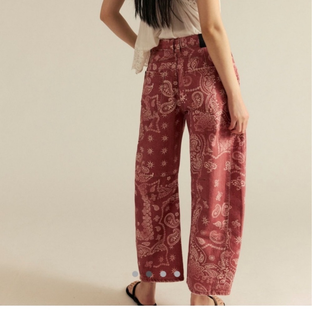 Red Bandana Print Barrel  pants size Large - Picture 2 of 13